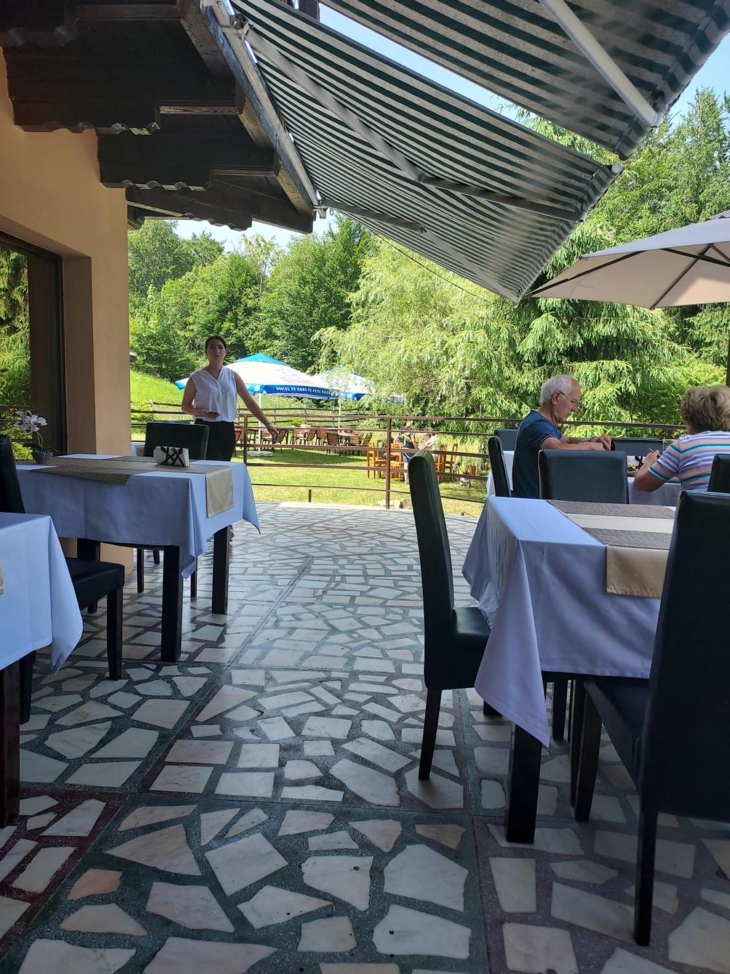 Pensiunea La Taverna Trăisteni 외부 사진
