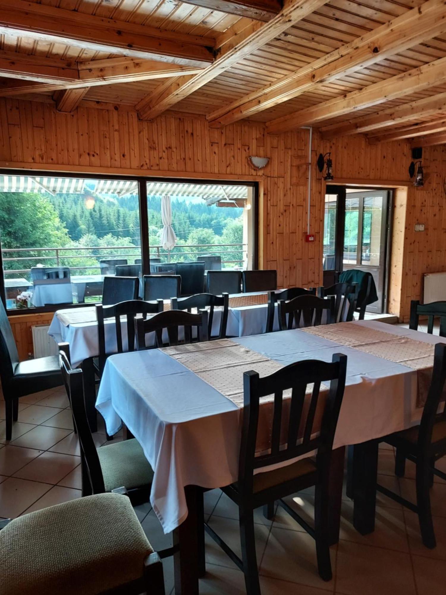 Pensiunea La Taverna Trăisteni 외부 사진