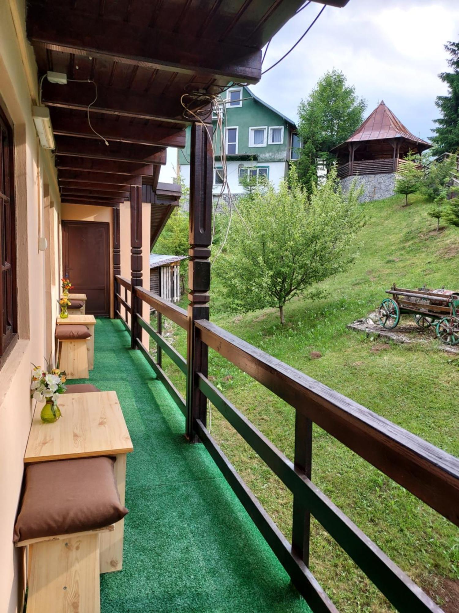 Pensiunea La Taverna Trăisteni 외부 사진
