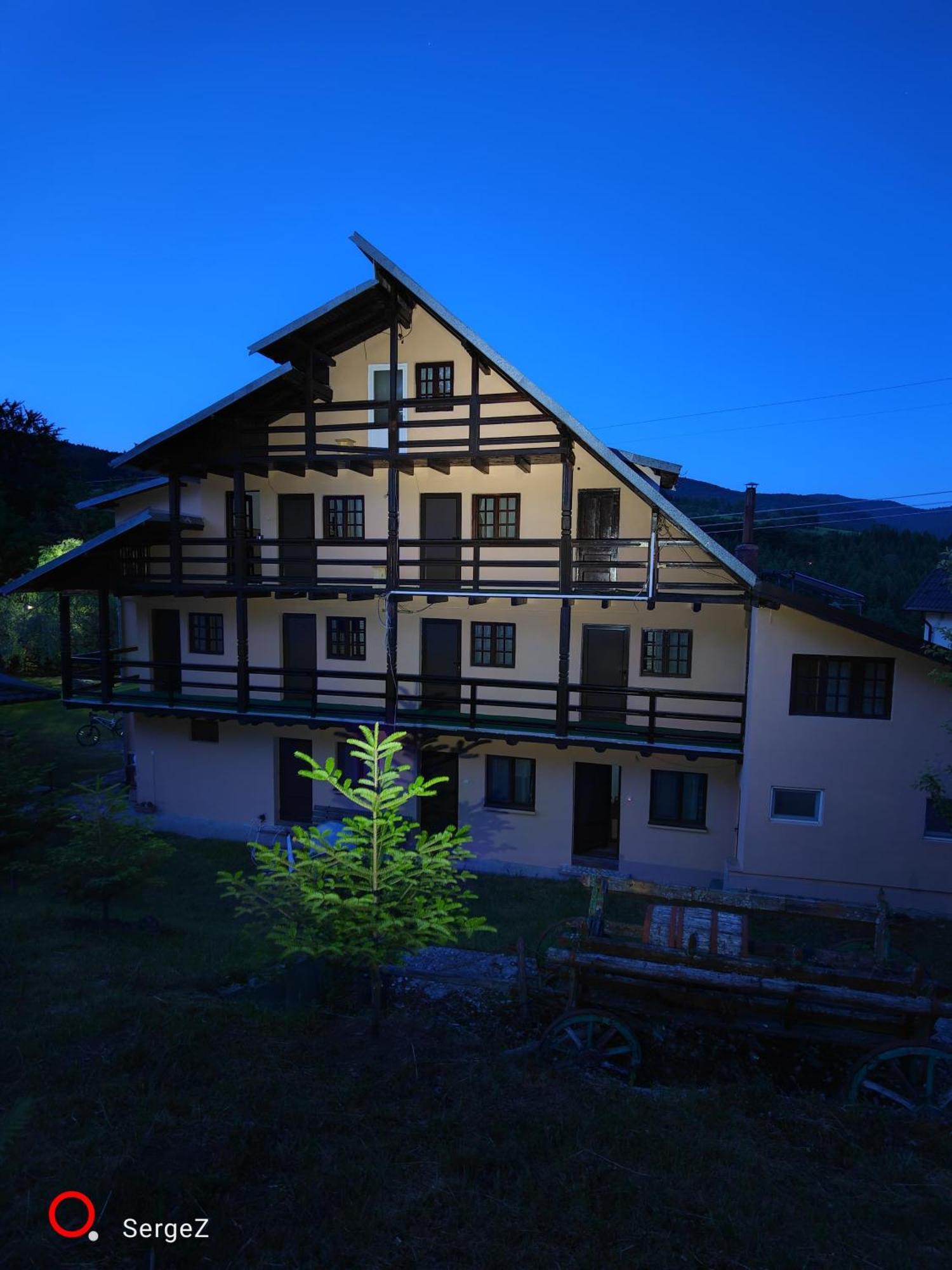 Pensiunea La Taverna Trăisteni 외부 사진