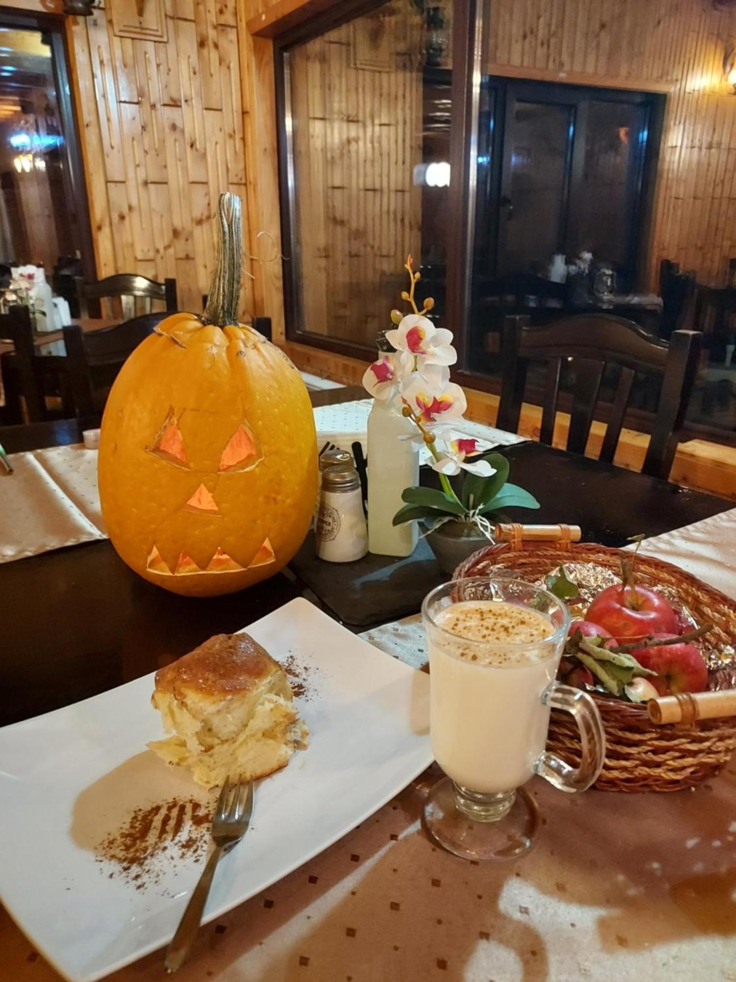 Pensiunea La Taverna Trăisteni 외부 사진