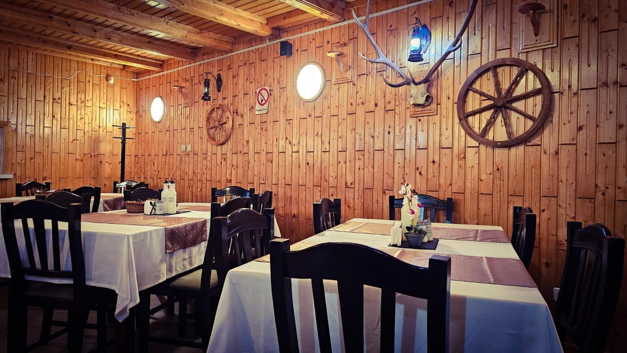 Pensiunea La Taverna Trăisteni 외부 사진