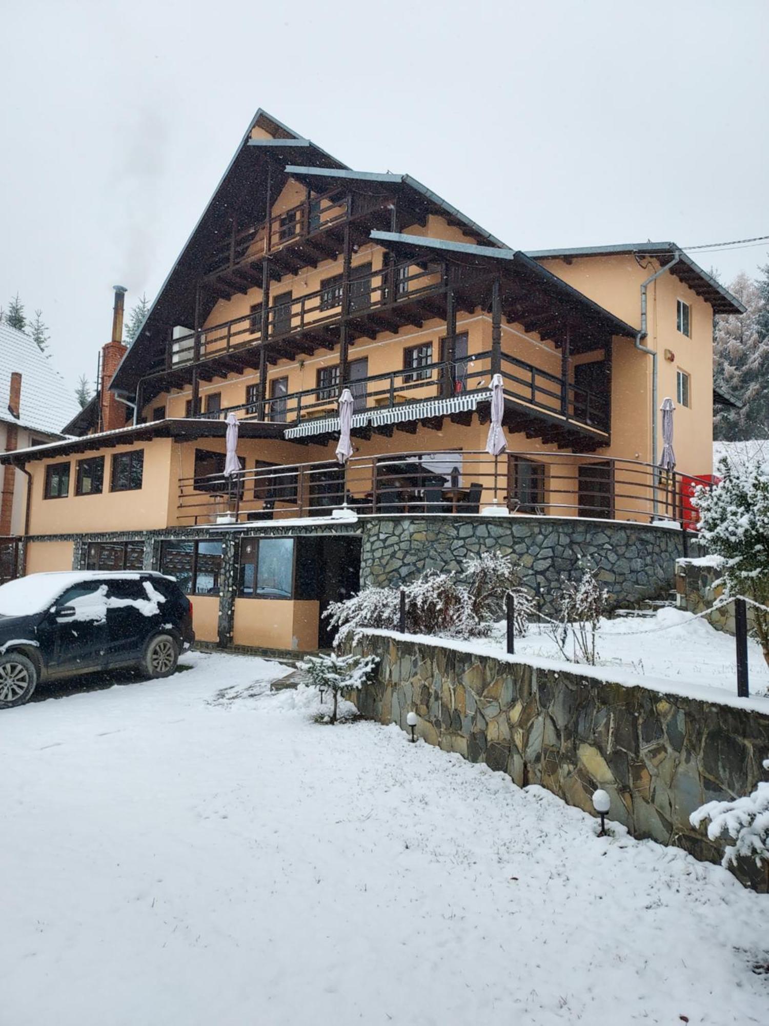 Pensiunea La Taverna Trăisteni 외부 사진